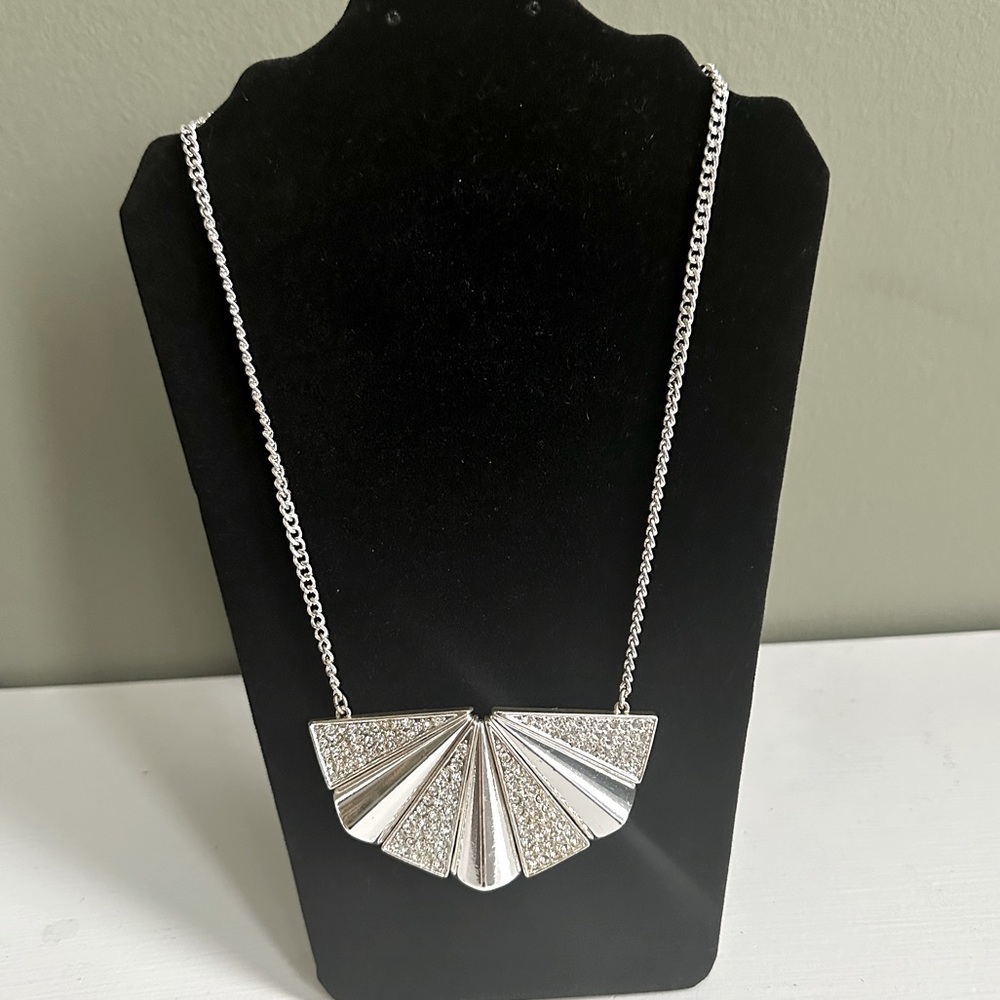 Avon Mark Fan Pendant Necklace